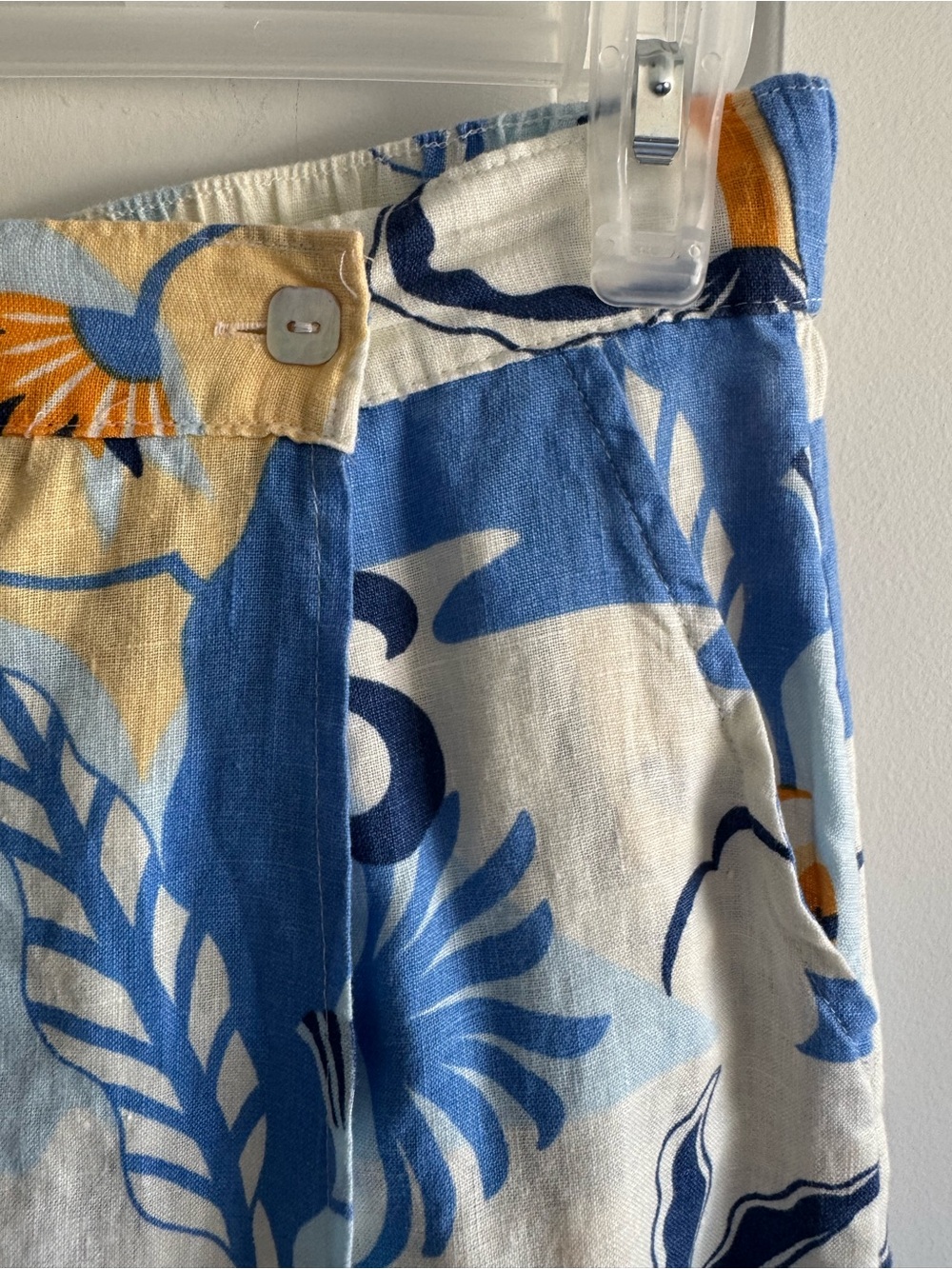 European Flax 100% linen wrap skirt featuring a tropical beach floral print - Picture 4 of 9